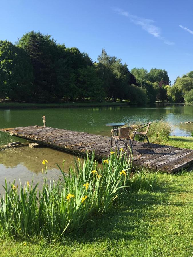 Domaine D'Aveluy Bed & Breakfast Exterior photo
